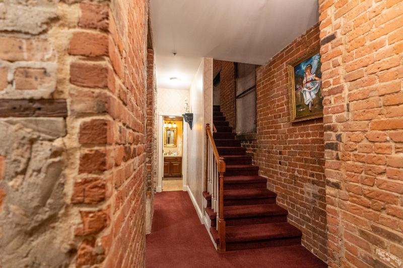 Quarter House - image 11