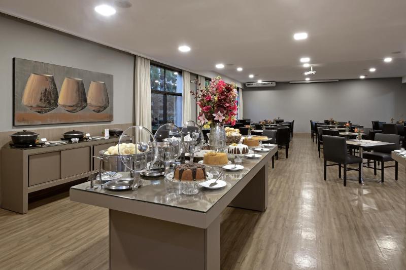 Garden Hotel - image 25