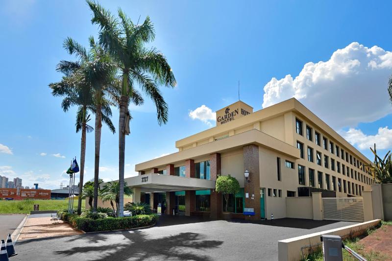 Garden Hotel - image 8
