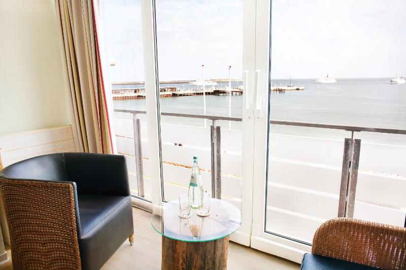 Comfort Double Room with Sea View image 3