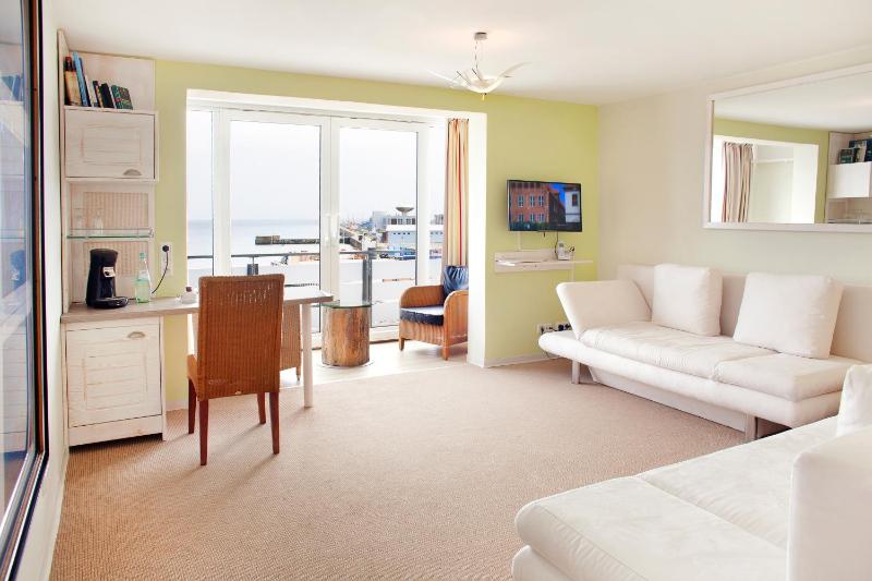Suite with Sea View image 4