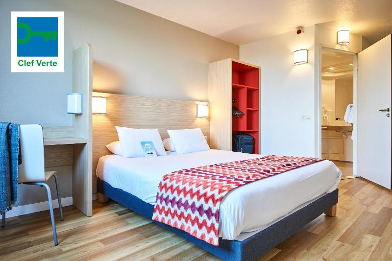 Double Room image 1