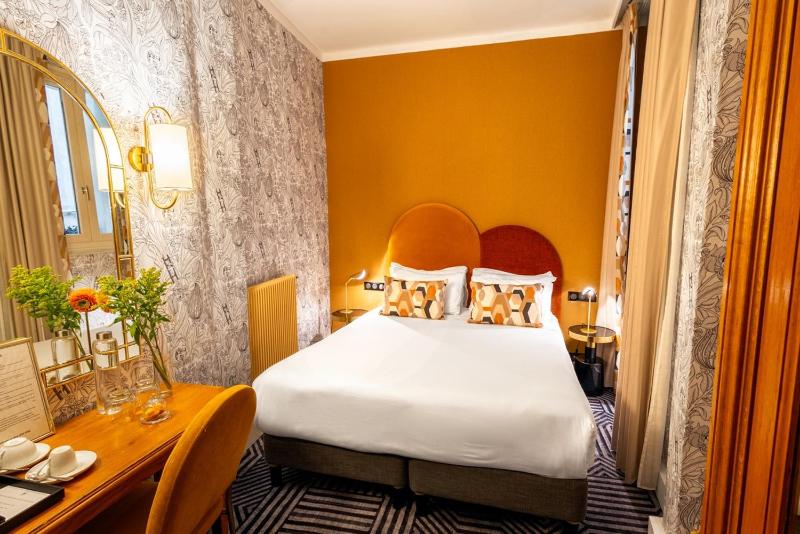 Superior Double Room image 3