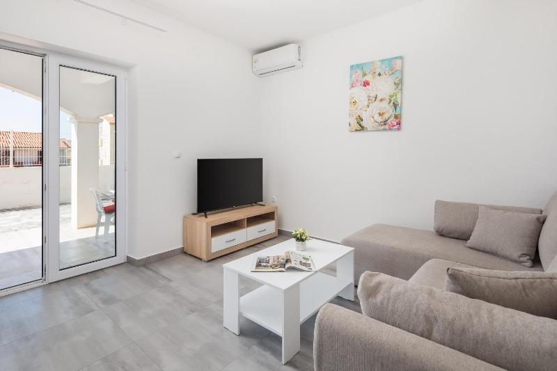 Morena Apartments - image 18