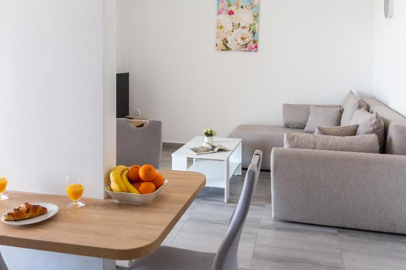 Morena Apartments - image 4