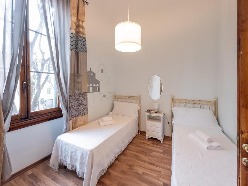 Twin Room with Private Bathroom image 1