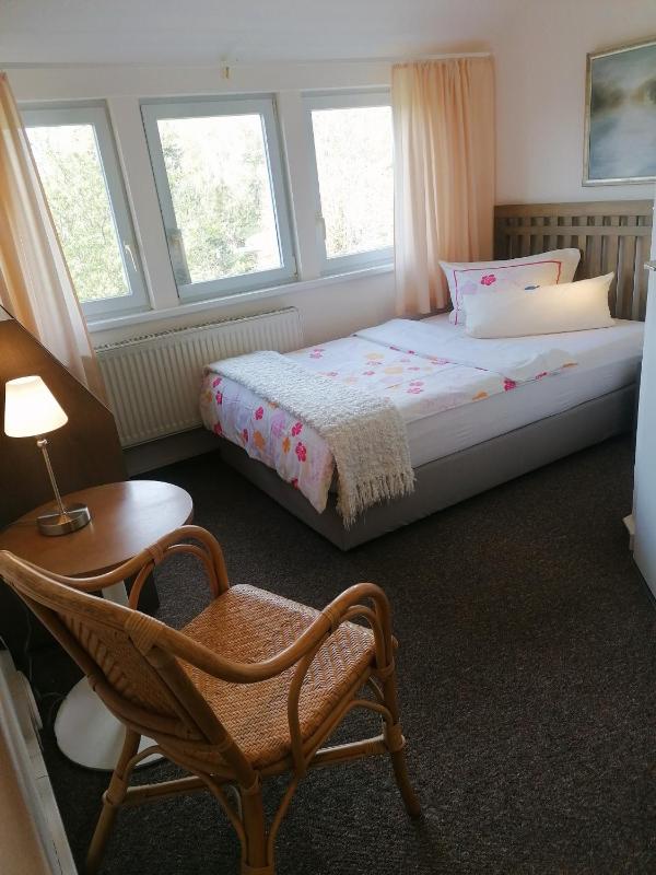 Single Room image 3