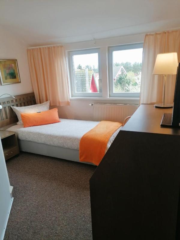 Single Room image 4