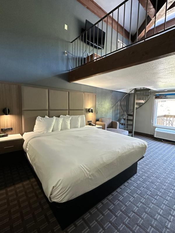 King Suite image 4