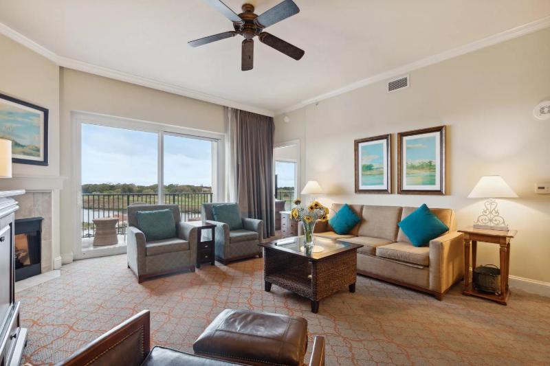 Two-Bedroom Suite image 2