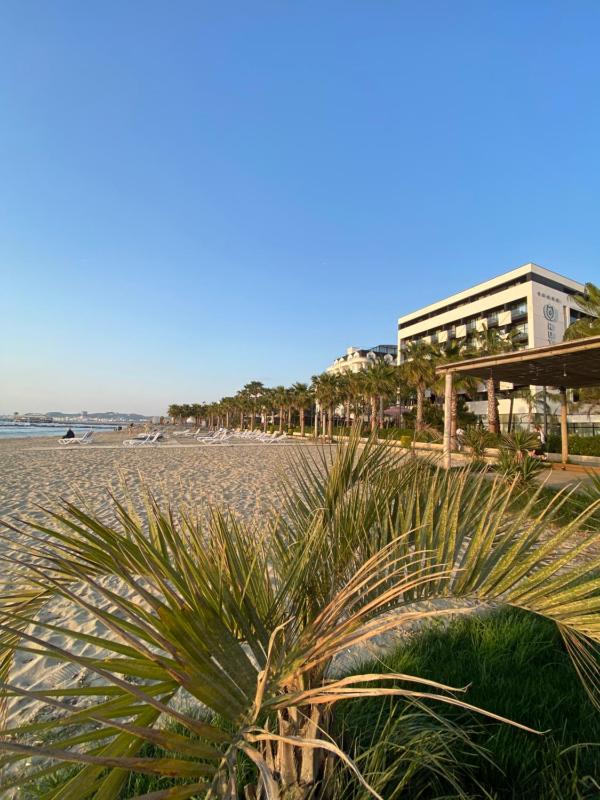 En's Beach Apartment (Two Steps From The Sea) Luxury Apartment in Mali i Robit GOLEM - image 2