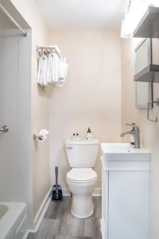 Junior Suite with Ocean View image 2