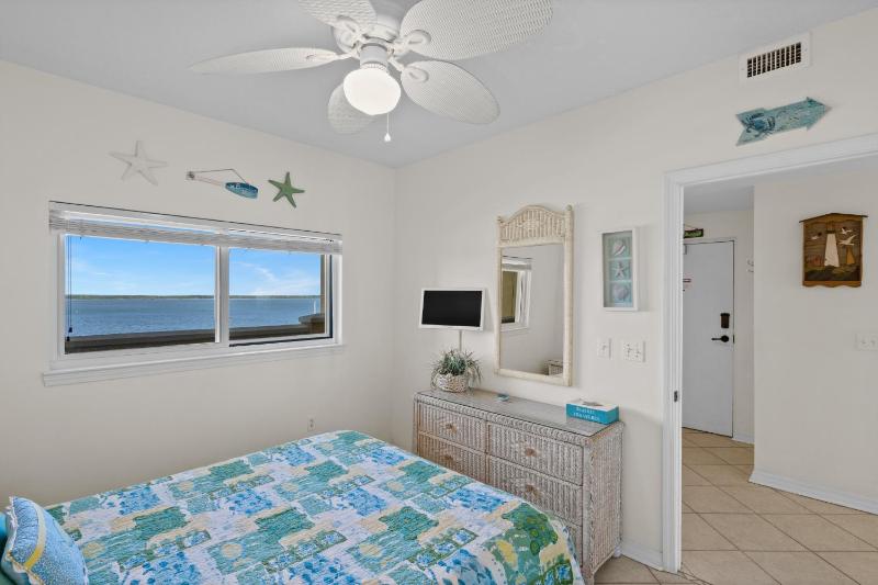 Emerald Isle Unit 903 - image 15