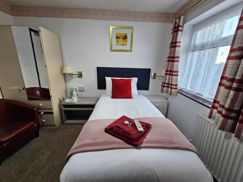 Single Room image 4