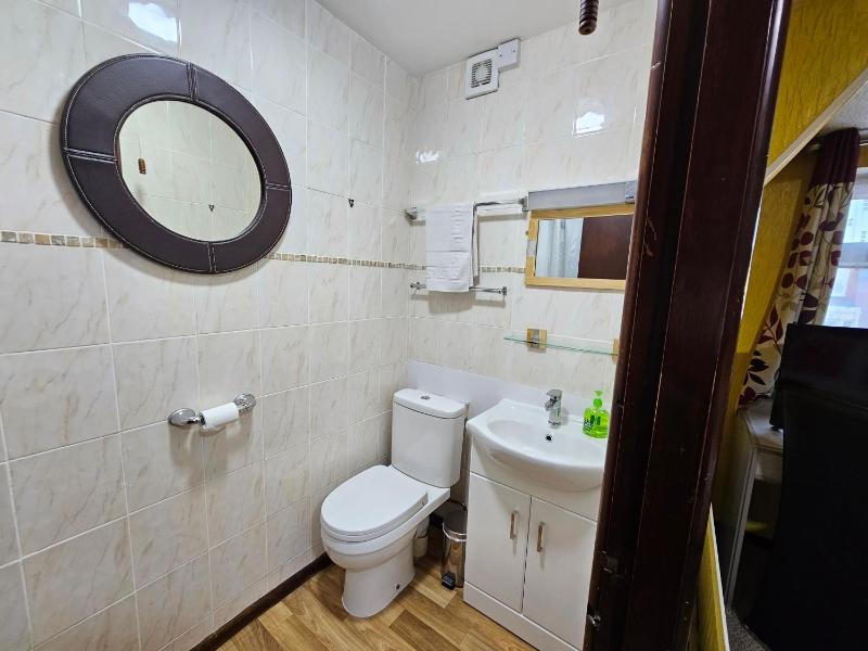 Standard Family Room image 3