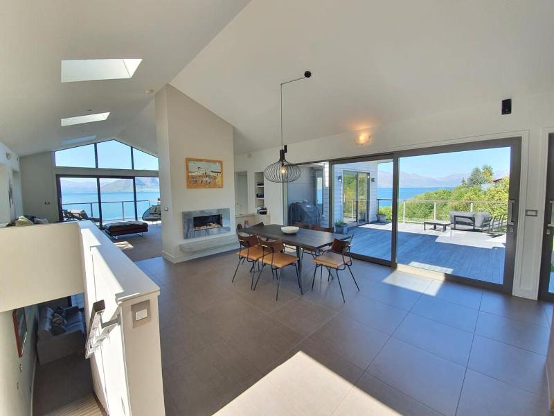 Private Retreat - Stunning Lake & Mountain Views - image 6