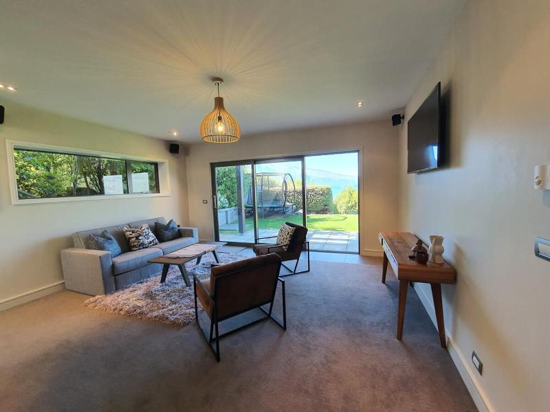 Private Retreat - Stunning Lake & Mountain Views - image 21