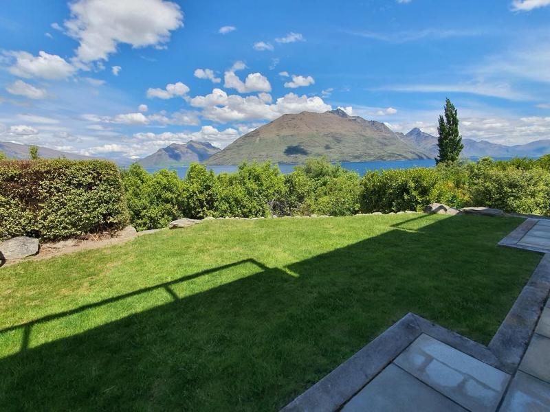 Private Retreat - Stunning Lake & Mountain Views - image 15
