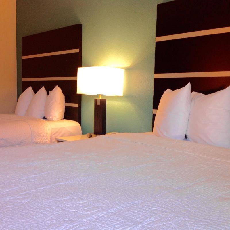 Double Room with Two Double Beds - Non-Smoking image 3