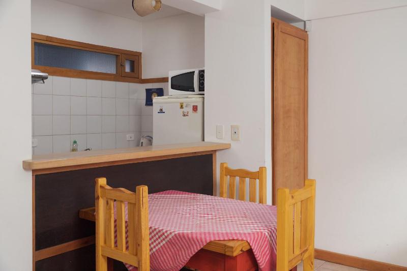 Depto Centrico con pequeño jardin y parrilla - image 25