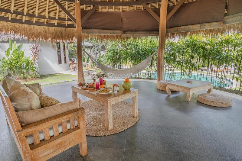 Oasis Bungalows - image 2
