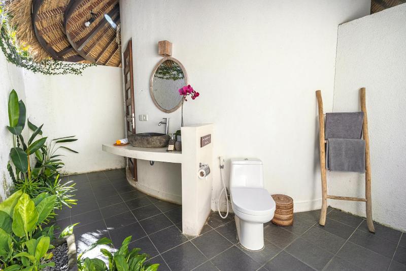 Oasis Bungalows - image 7