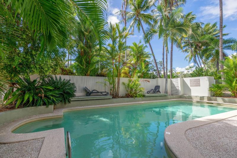 Tropical Escape - image 2