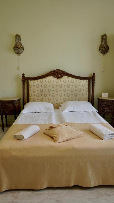 Double Room image 3