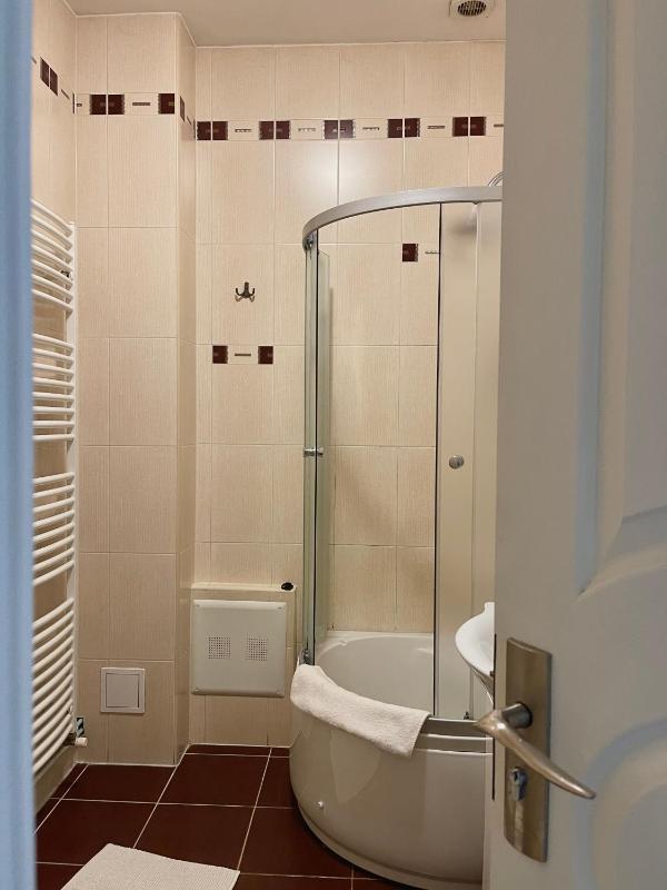 Double Room image 2