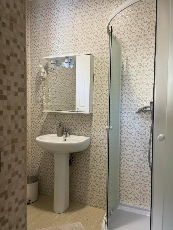 Family Room image 4