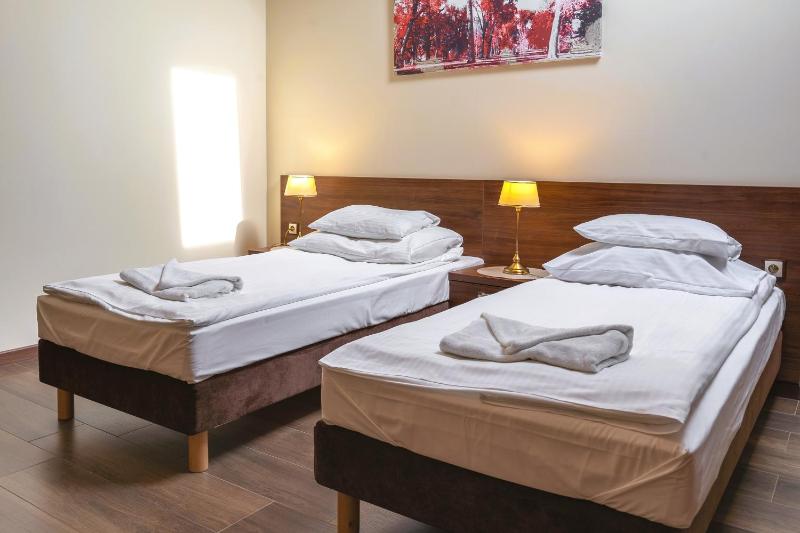 Triple Room with Private Bathroom image 4