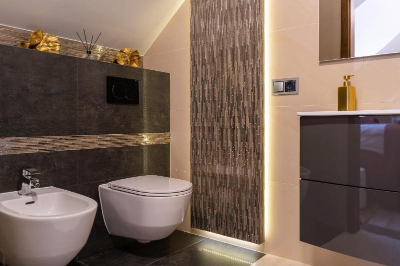 Double Room with Lake View image 2
