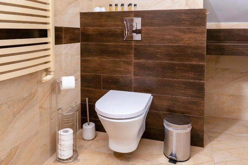 Quadruple Room with Private Bathroom image 4