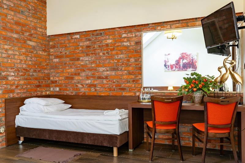 Triple Room with Private Bathroom image 2