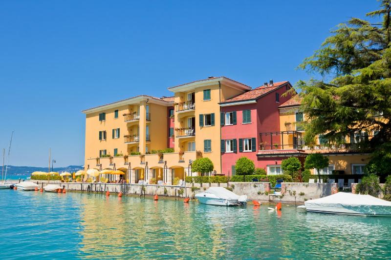 Villa Fiorita Apartments - image 8