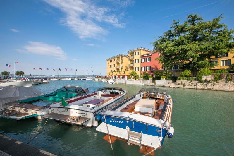 Villa Fiorita Apartments - image 36