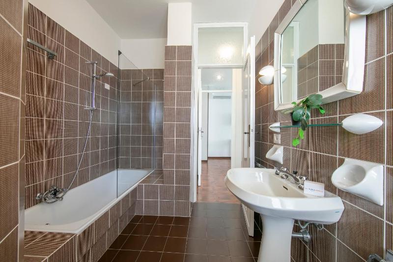 Villa Fiorita Apartments - image 15