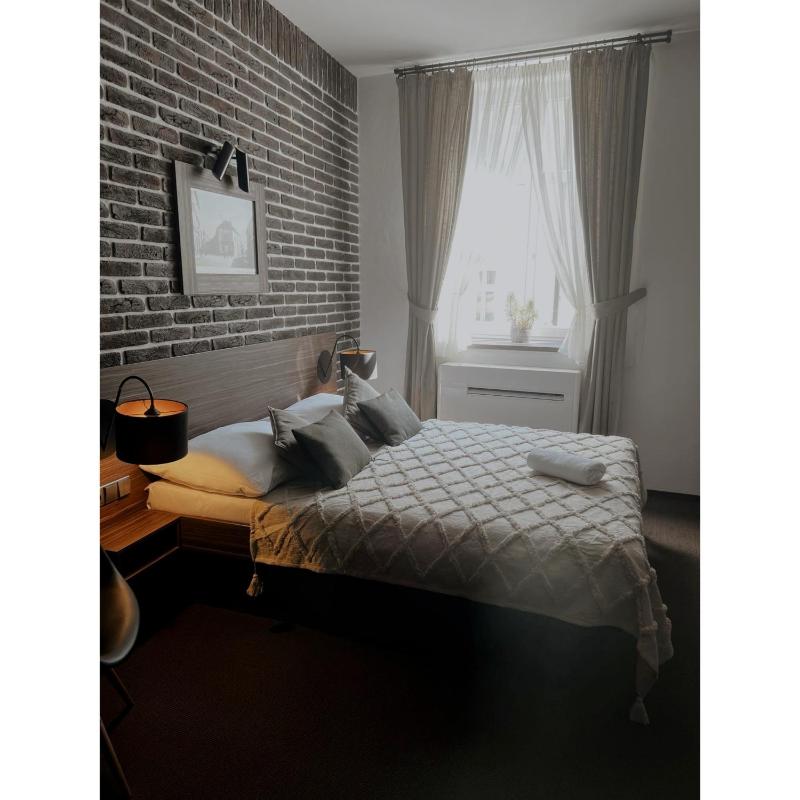 Deluxe Double Room image 3