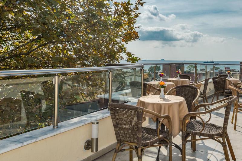 Standard Double Room image 4