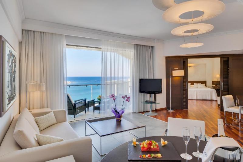 Elite Club Suite with Sea View image 1