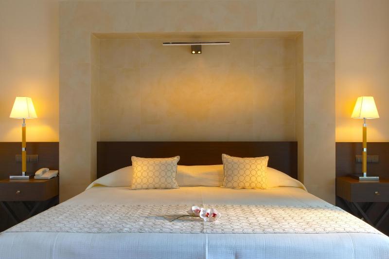 Elite Club Suite with Sea View image 4