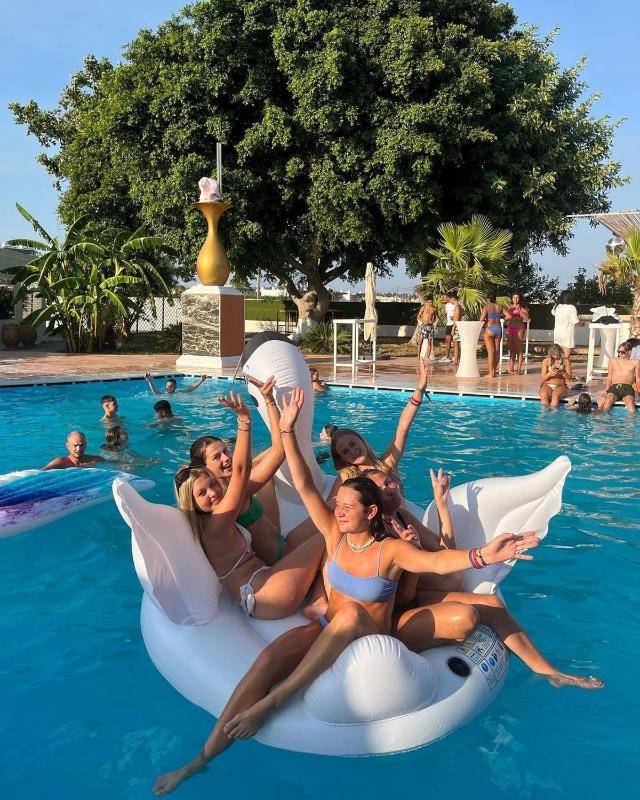 BLACK AMBER BOUTIQUE HOTEL - image 11