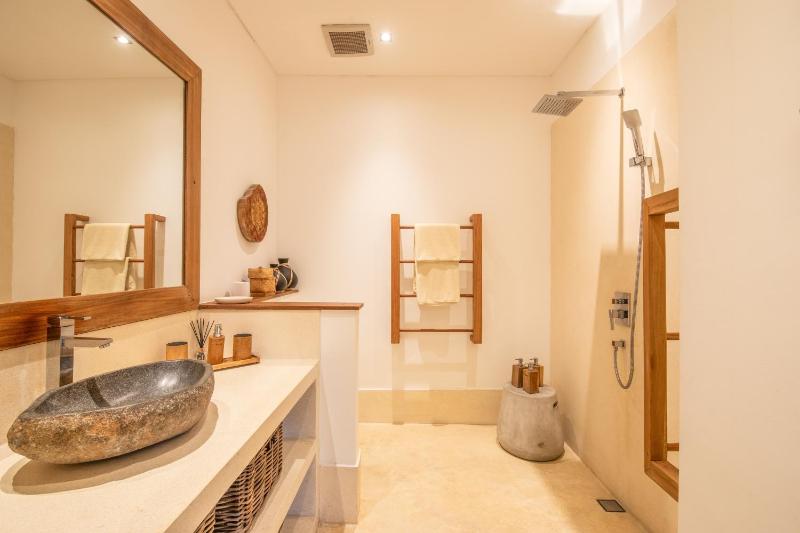 Exquisite 4BR Haven 5min Stroll to Beach Canggu - image 13