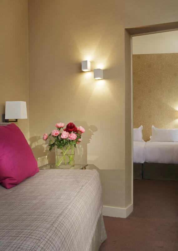 Quadruple Room image 2