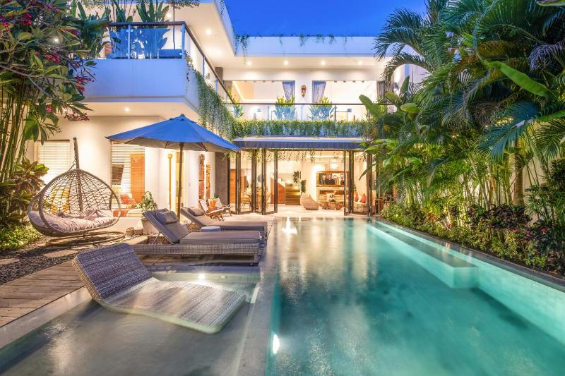 Exquisite 4BR Haven 5min Stroll to Beach Canggu - image 7