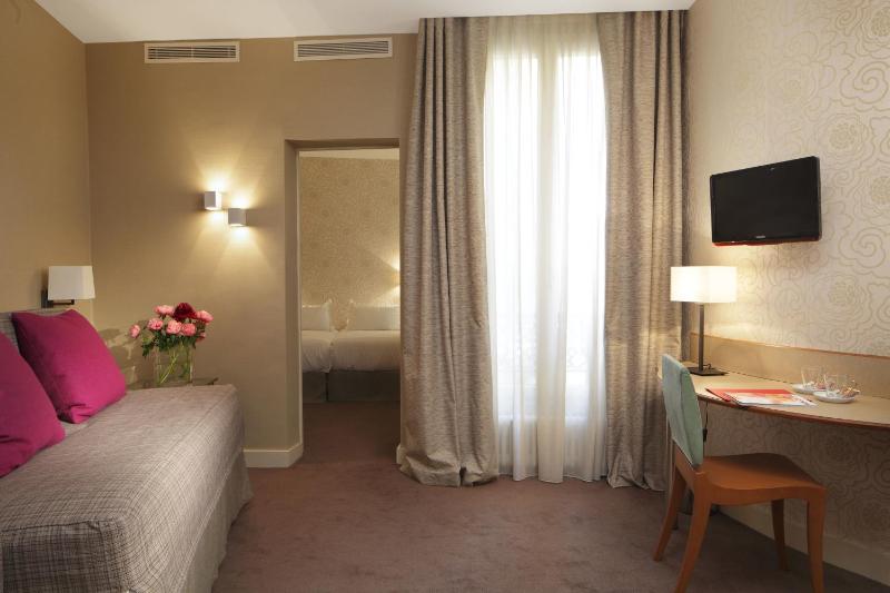 Quadruple Room image 3