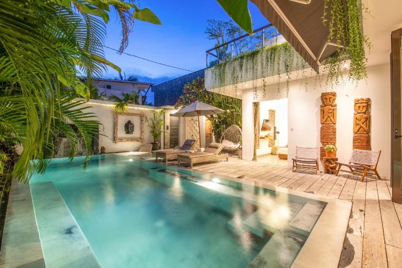Exquisite 4BR Haven 5min Stroll to Beach Canggu - image 22