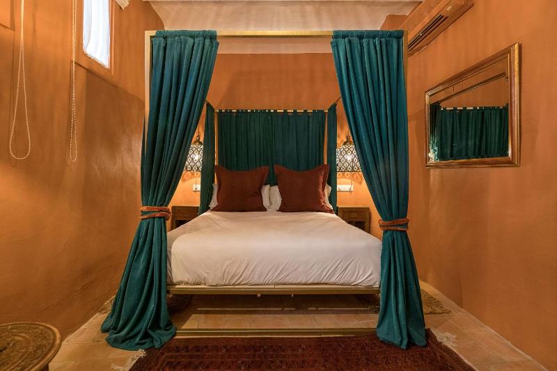 Small Double Room image 1