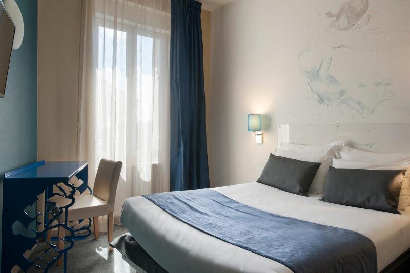 Standard Double Room image 1