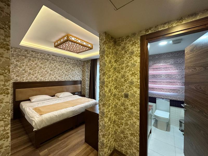 Double or Twin Room with Garden View image 3